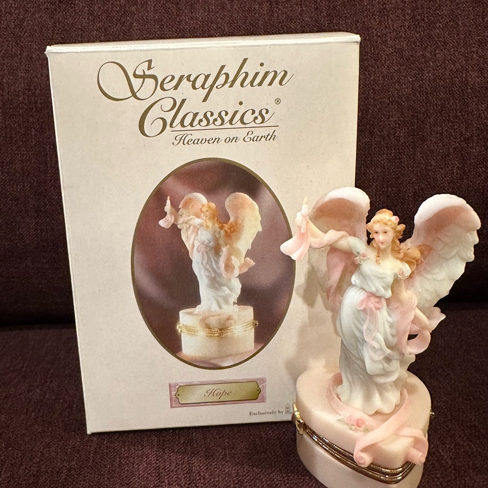 Seraphim Classics Hope - Light in the Distance Hinged Box